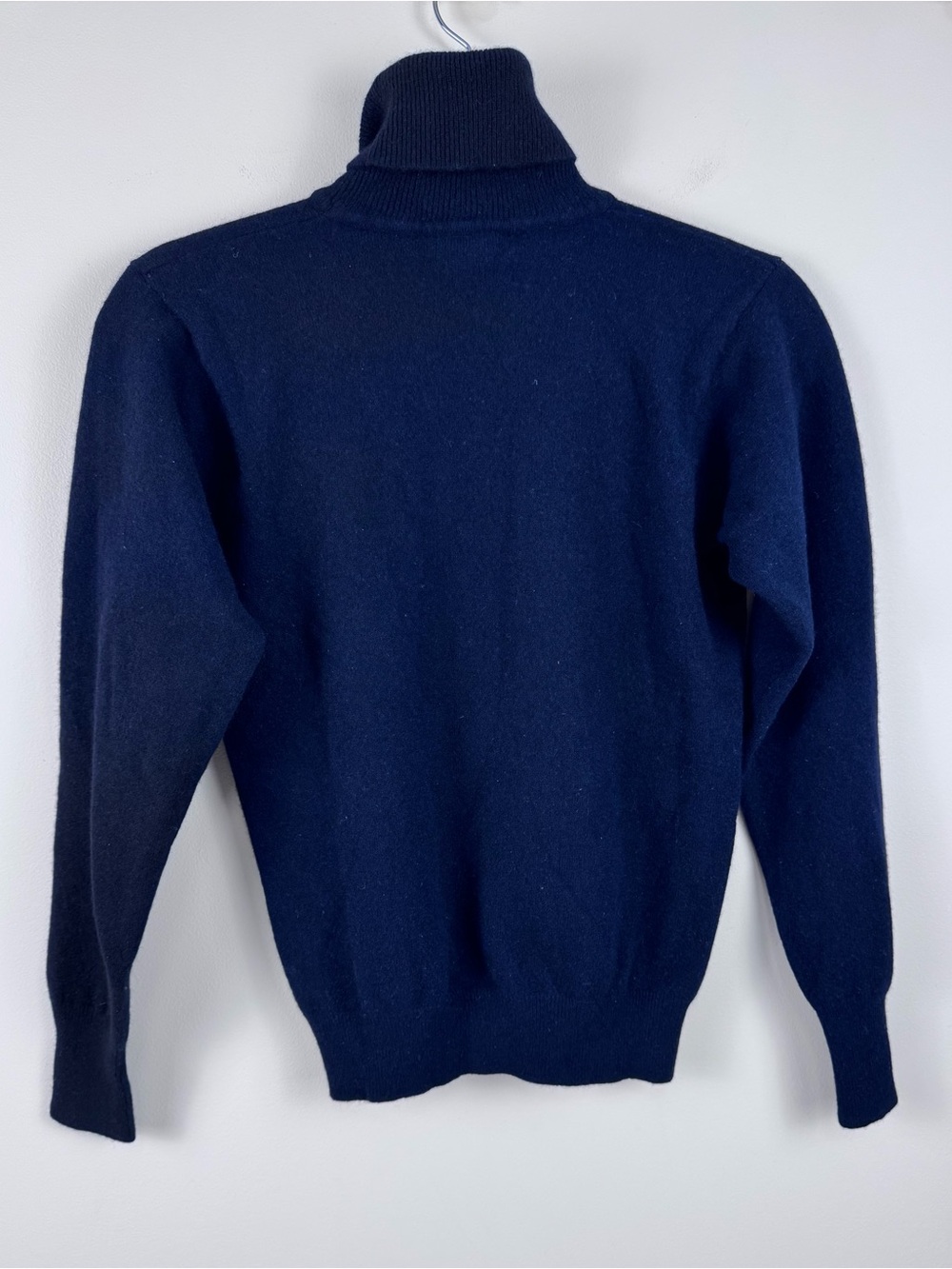 Vintage 1990s Ralph Lauren Women’s Lambswool Cashmere Turtleneck Sweater in Navy - Picture 2 of 10
